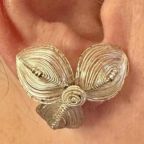 VTG Gold Tone Filigree Flower Clip On Earrings Marked Germany 1950s MCM Retro - Picture 2 of 8